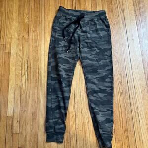 Zyia Pants Womens XS Unwind Jogger Green Camo Pull on Tapered Elastic Waist